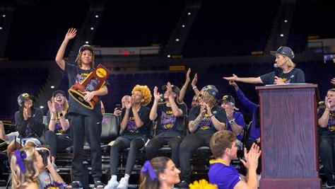 LSU’s national championship women’s team honored with parade
